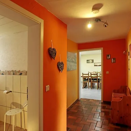 Ilonas Gastehaus شقة