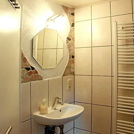 Ilonas Gastehaus شقة