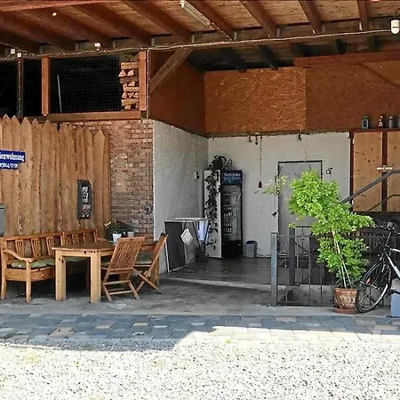 Ilonas Gastehaus شقة